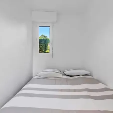 With Area View On The Golf Of Apartment
